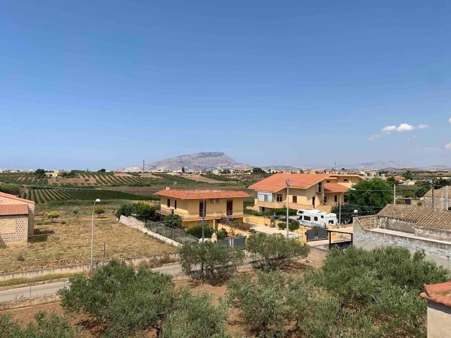 Casa Vacanza Torre Di Mezzo - Tramonto Marausa Exterior foto